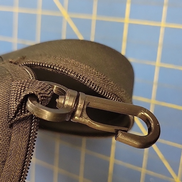 Half Moon Shape Zip up Nylon Plain Glasses Eyeglasses Case Box Black w Hookv - Picture 3 of 6